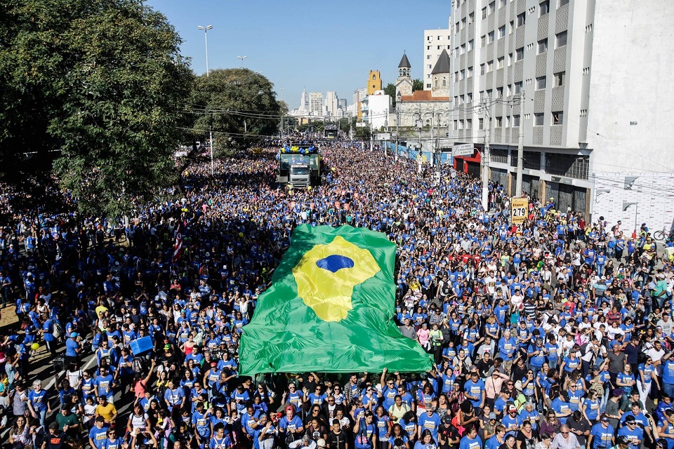 26ª Marcha para Jesus reúne milhares de pessoas em São Paulo Leia