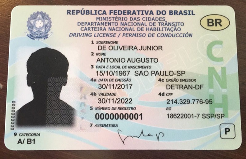 Carteira de motorista com chip é adiada para o final de 2022  Leia