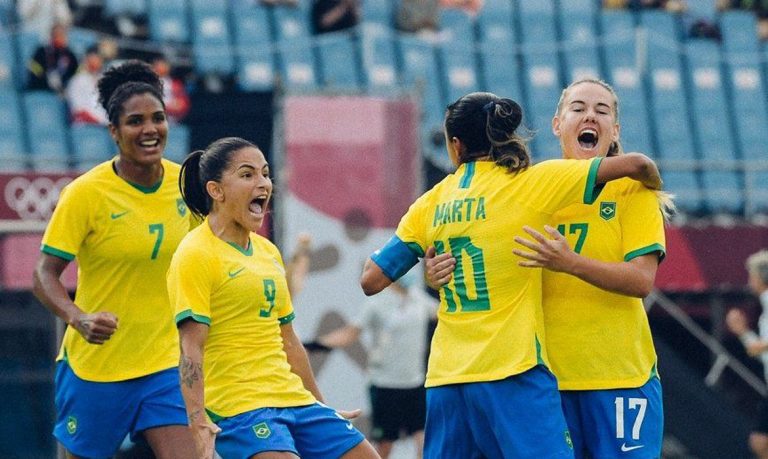 Seleção feminina goleia China na estreia do Brasil na ...