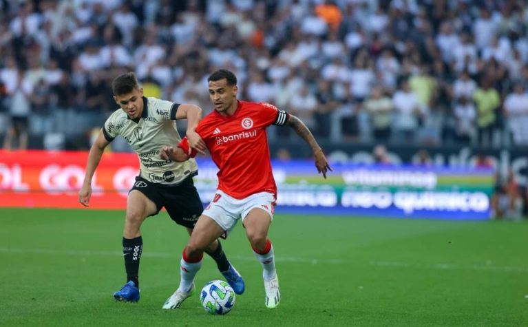 Pelo Brasileirão, Corinthians recebe Internacional na Neo Química Arena