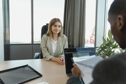 Estratégias favorecem respostas eficazes em entrevistas de emprego