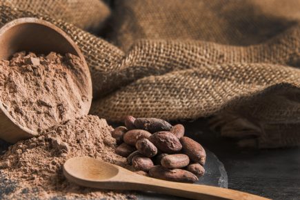 Indústria de cosméticos incorpora ingredientes naturais do cacau em sua produção