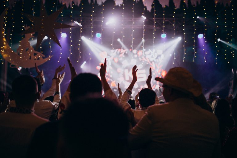 Festival sertanejo aquece turismo e comércio em Curitiba