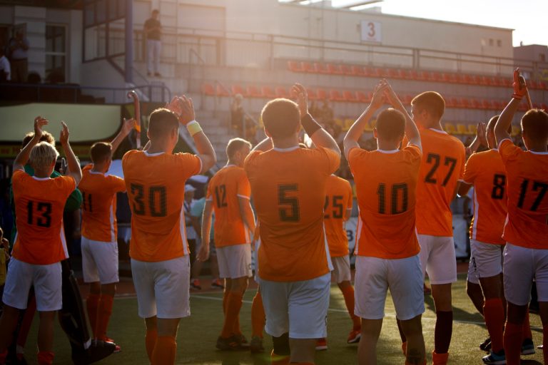 Linha têxtil: uniformes de futebol personalizados em alta