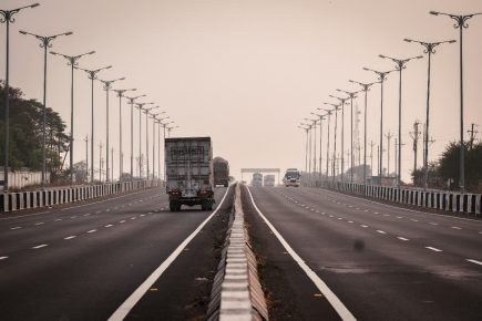 Segurança no trânsito é desafio urgente no setor logístico, alerta especialista