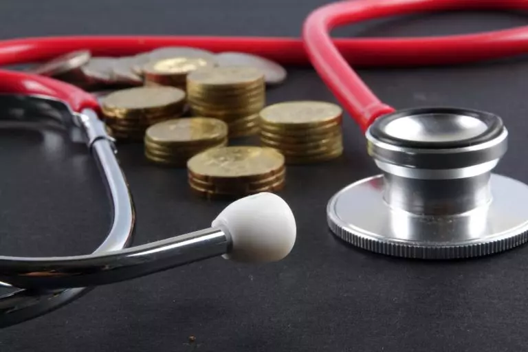 Especialista apresenta dados financeiros para clínicas
