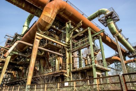 Indústria tem crescimento em 2025 pelo setor extrativo