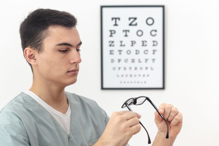 Cirurgia refrativa cresce como opção para correção visual