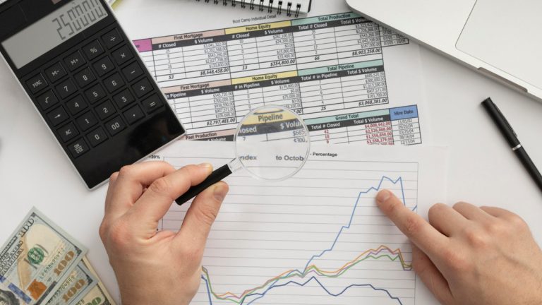Tarifaço desafia empresas brasileiras a se reinventarem
