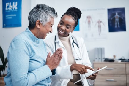 Em campanha feita com IA, Amil homenageia Dia do Médico