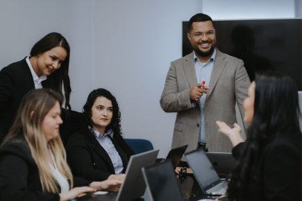 Médicos brasileiros podem validar o diploma na Europa