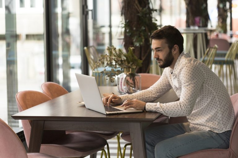 Quantidade de sites supera 1,2 bilhão no mundo em 2025