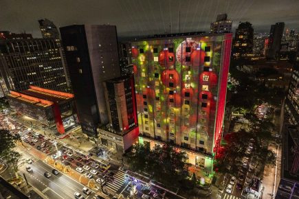 Bradesco Seguros marca a sua chegada à Paulista com mapping
