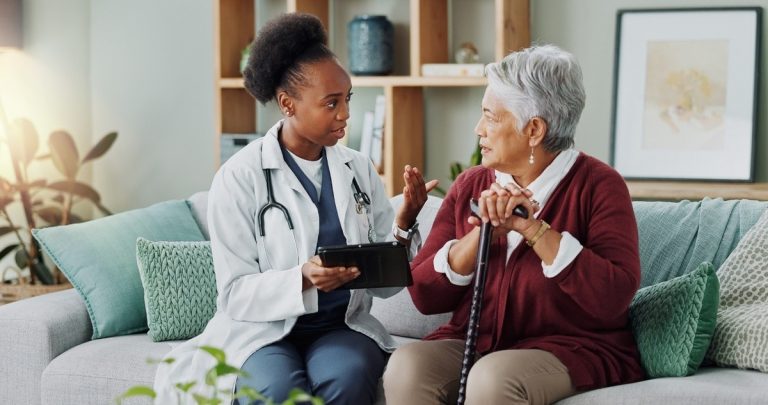 Especialista alerta sobre os riscos da osteoporose