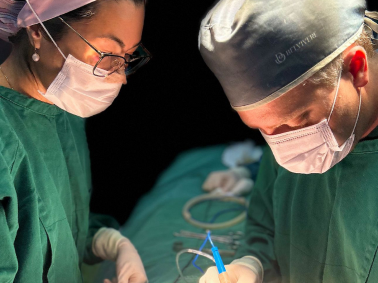 Cirurgia explora lifting facial com cicatriz reduzida