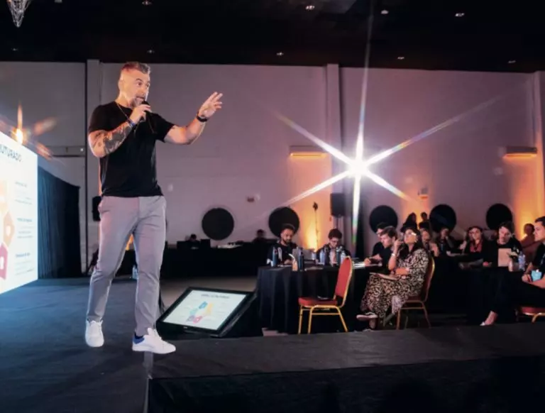 Cruz do Mérito JK reconhece impacto nacional de Robson Leite