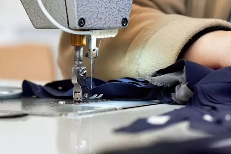 Ramo têxtil eleva produção para foliões neste Carnaval 2026