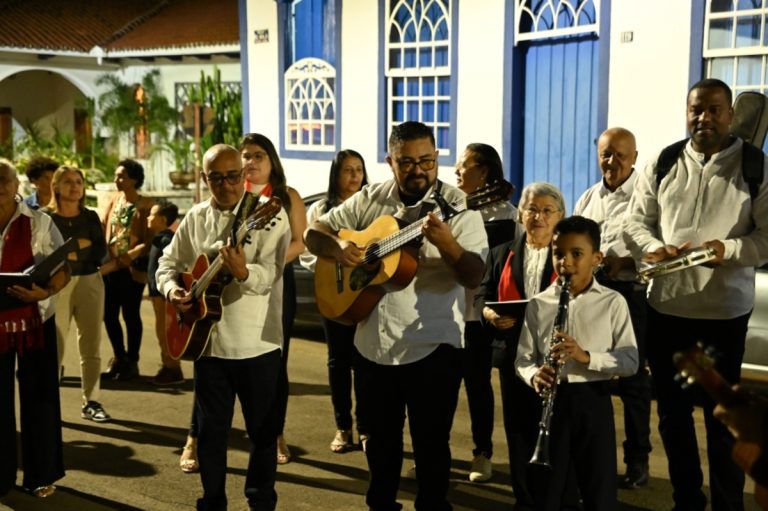 Paracatu em Serenata retorna às ruas com edição especial