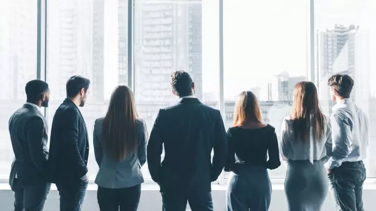 Empresas reforçam foco em pessoas para sustentar crescimento